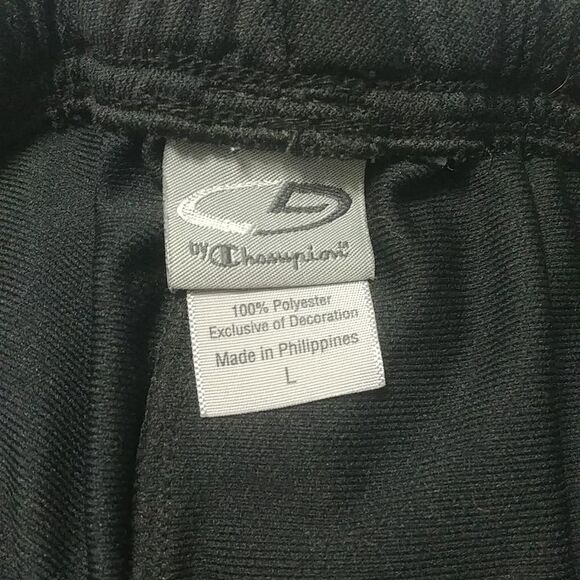 Men's Shorts - Picture 4 of 7